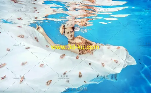 2014最新水下摄影PSD婚纱模板带样片的图片1