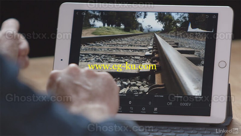 Lynda - Photoshop and Lightroom Mobile, Desktop, and Cloud的图片1