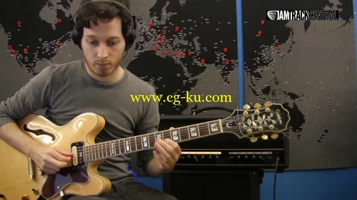 Jam Track Central: 20 Licks To Expand Your Jazz Blues With Daniele Gottardo的图片3