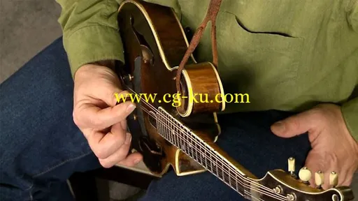 Lynda – Mandolin Lessons with Mike Marshall: 1 Fundamentals的图片1