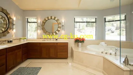 Lynda – Real Estate Photography: Master Bathrooms的图片1