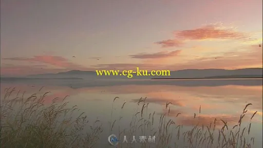 夕阳下的湖面大景高清实拍视频素材的图片2