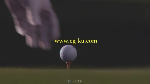 特写地上放高尔夫球实拍视频素材的图片3