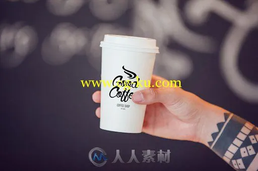 真人手持咖啡杯品牌展示PSD模板Coffee Branding Mock-up Vol 2的图片5